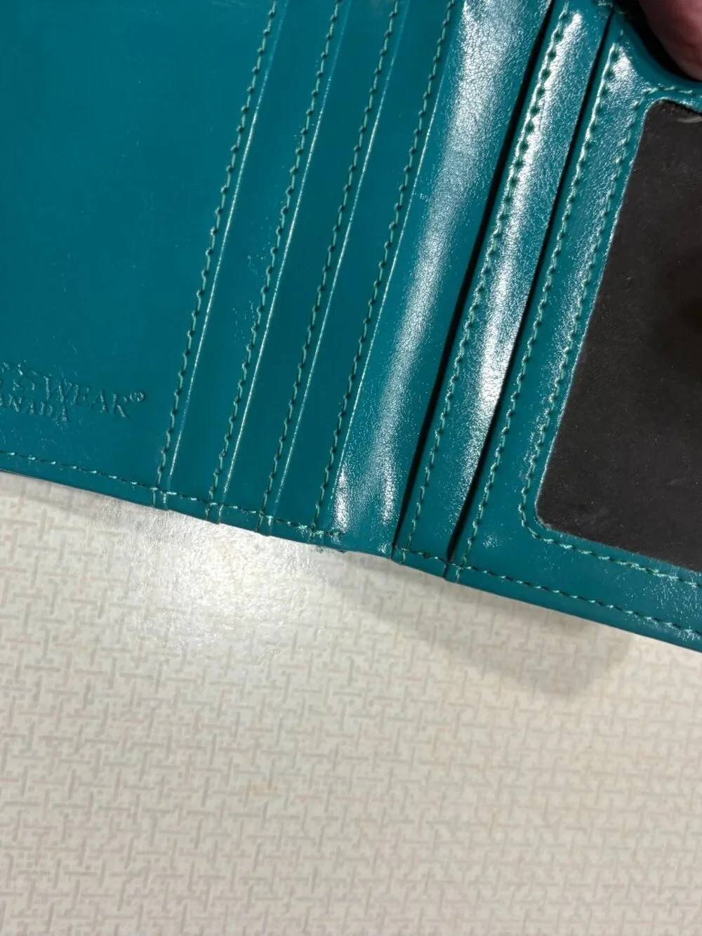 NWOT Pretty Floral Teal Bifold with zipper coin pocket on outside